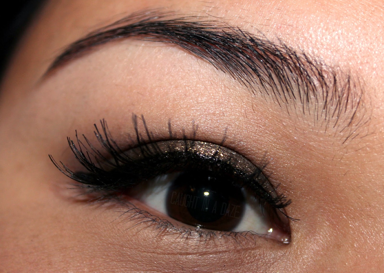 (Tester) Laura Mercier Baked Eye Colour # Black Karat 0.5g อายชาโดว์สีสวยหรูสุดคลาสสิค ผสานสีสันได้อย่างลงตัว พร้อมประกายแวววาวเนื้อเนียนละเอียด ให้คุณแต่งแต้มสีสันบนเปลือกตาได้โดดเด่นสวยงามไม่ซ้ำใคร