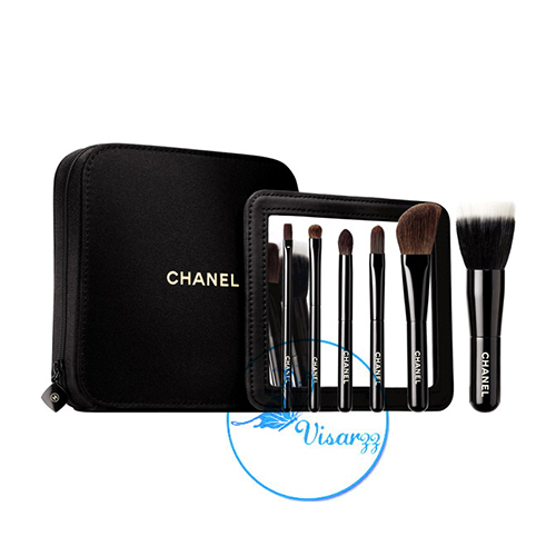 (ลด 15%) Chanel Les Mini De Chanel Collection of 6 Essential Mini Brushes แปรงแต่งหน้าขนาดพกพา ในกระเป๋าสุดหรู พร้อมกระจกบานใหญ่ในตัว