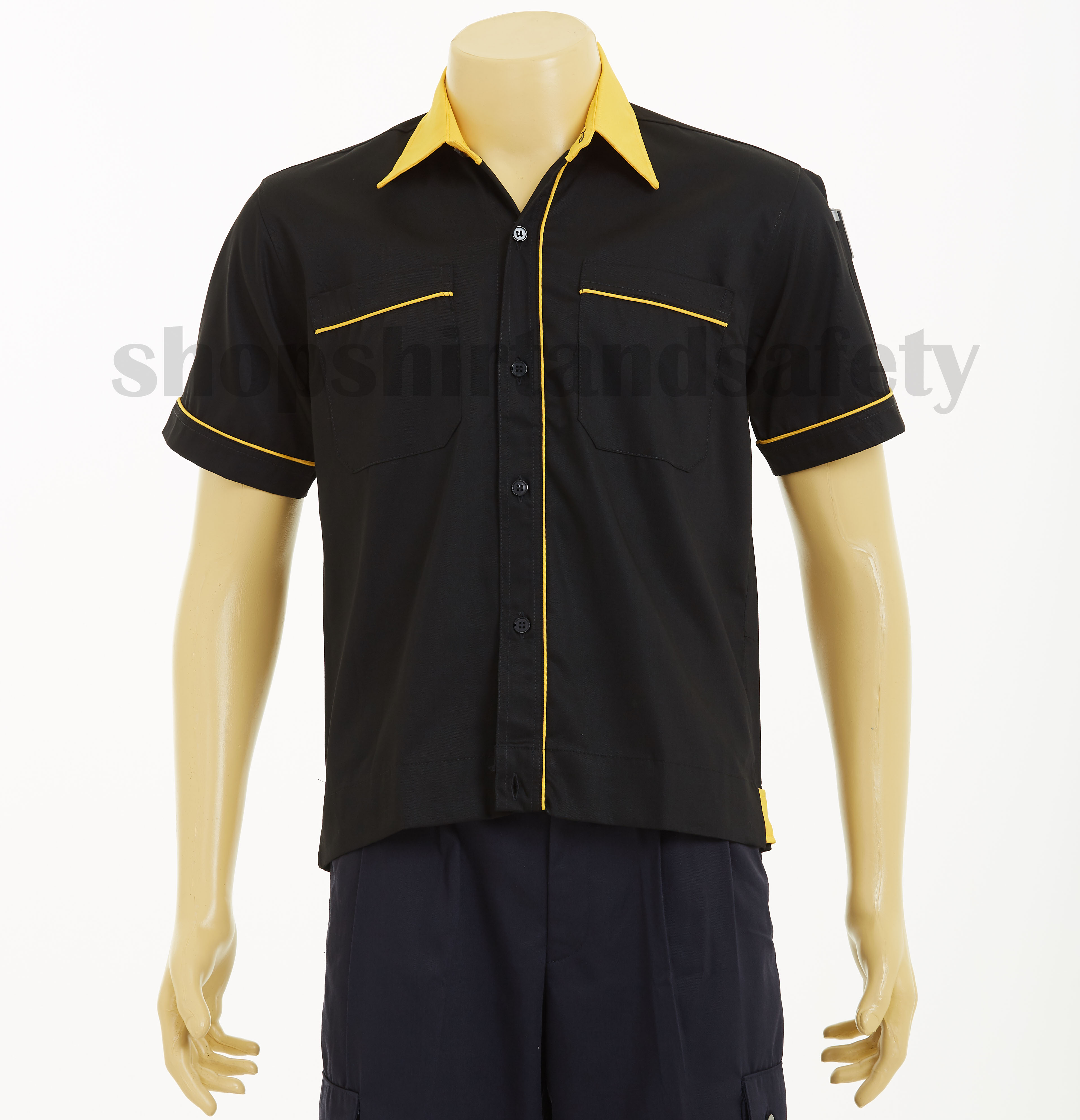 เสื้อช็อปแขนสั้นแบบดำกุ้นเหลือง