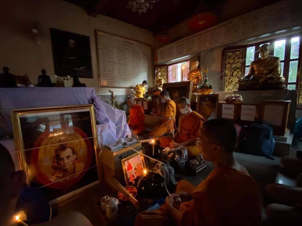 พระสมเด็จ พระแหวกม่าน พลิกชีวิตกลับดวงชะตา (หลังยันต์มงกุฎพระพุทธเจ้า ยันต์ครู ยันต์ดวงแก้วพระสีวลี) ปี2563 (จัดสร้าง888องค์) - หลวงพ่อกวย วัดโฆสิตาราม - (ปลุกเสก วัดระฆังโฆสิตาราม) #รับประกันแท้