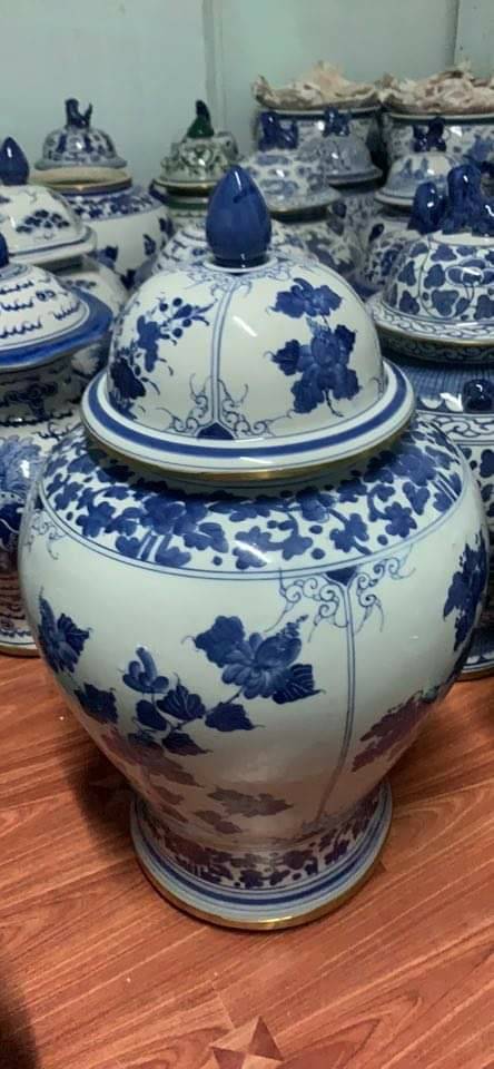 โถใหญ่ ทรงสูง กระเบื้องลายคราม (สูง24-25นิ้ว)