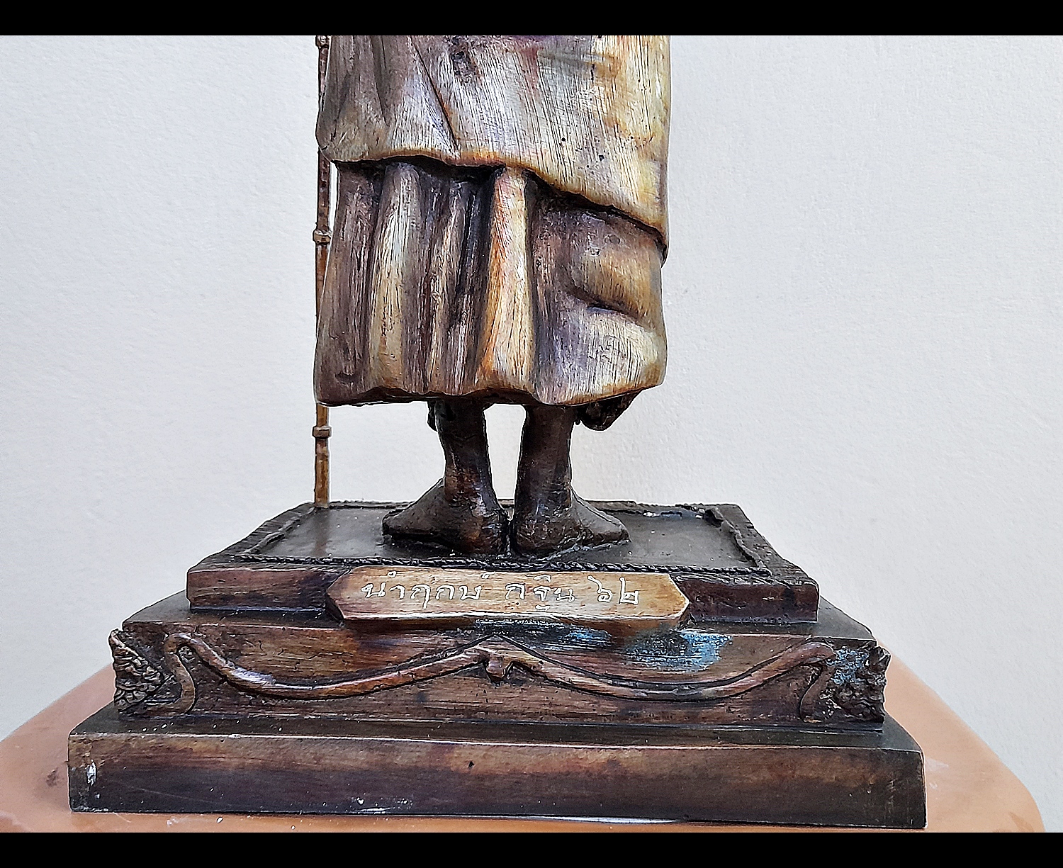 รูปหล่อ หลวงปู่ศุข วัดปากคลองมะข่ามเฒ่า ยืนถือไม้เท้า (องค์ใหญ่ สูง18นิ้ว กว้าง7.5นิ้ว ลึก7นิ้ว) องค์นำฤกษ์ ปลุกเสกแล้ว พิธีปลุกเสกใหญ่ กฐิน ปี2562 (องค์นำฤกษ์จำนวนการสร้าง 9องค์)) #รับประกันแท้