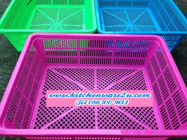 P07499 ตะแกรงเหลี่ยมใหญ่ (35*45*12.3 cm) สีหวาน ขายดี No.7036 (ราคาส่งต่อ 8 โหล: 96 ใบ:250บ ต่อโหล)