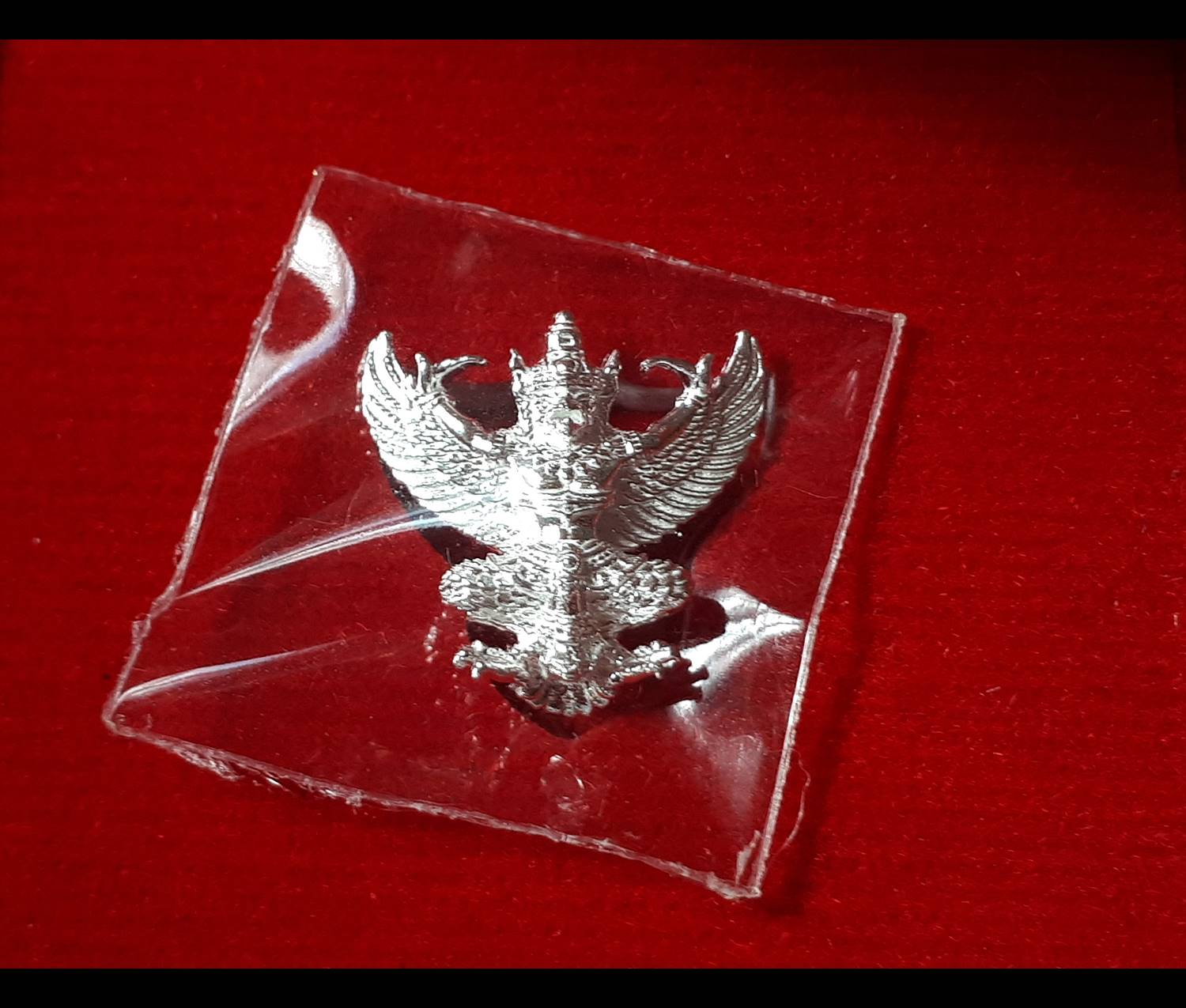 พญาครุฑ เนื้อเงินแท้ (ขนาดเล็กห้อยคอ) ปี2557 (หลวงพ่อรวย หลวงพ่อเพิ่ม หลวงพ่อพูน ร่วมปลุกเสก วัดป่าเลไลย์) #รับประกันแท้