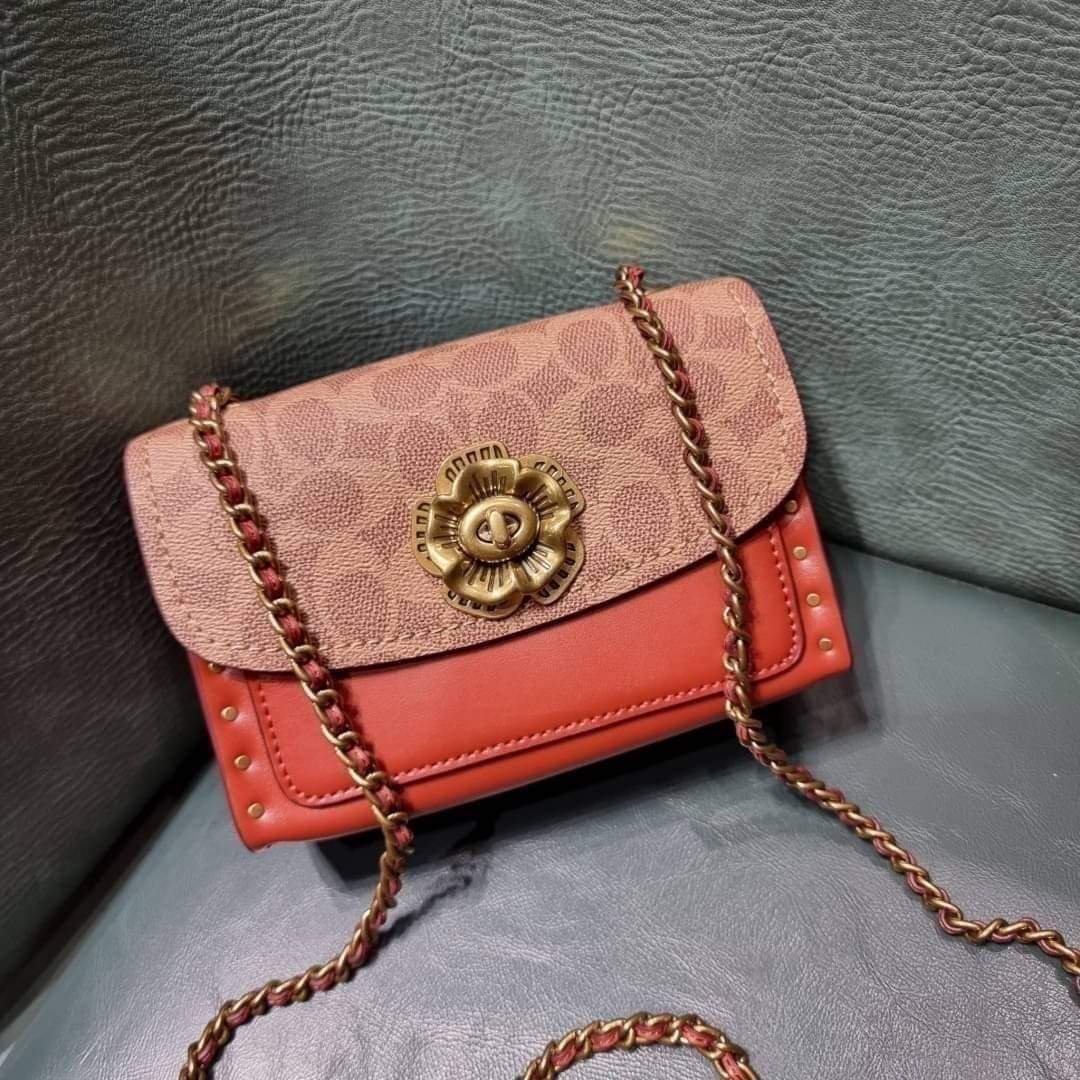 COACH 30592 PARKER 18 IN SIGNATURE CANVAS WITH RIVETS (แอดไลน์ก่อนสั่งซื้อ)