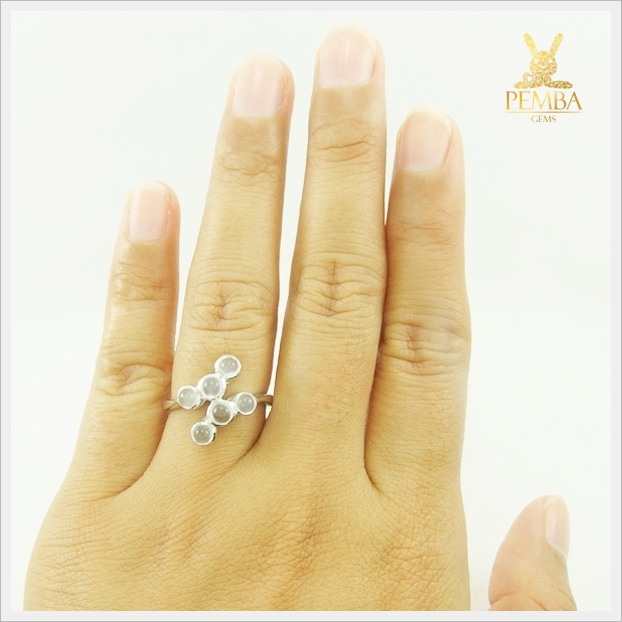 แหวนมูนสโตนแท้ สีขาวนวล ดีไซส์สุดเก๋