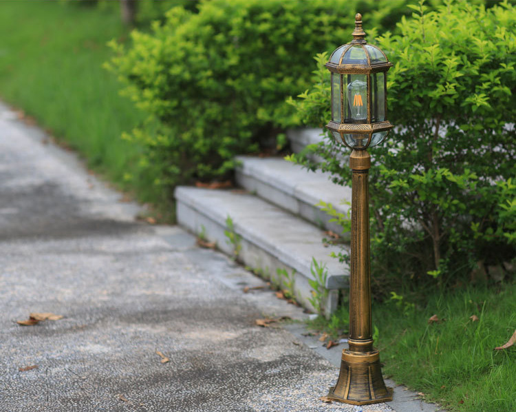 โคมไฟสนามหญ้า สูง 118CM สี bronze ปัดลาย โป๊ะโคมกระจกใส [ODY-01]