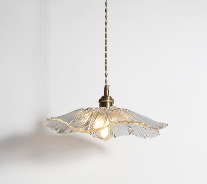 โคมไฟห้อยเพดานแก้วทรงดอกชบา หัวจับสีทองเหลือง กว้าง 28cm [WS-000034]