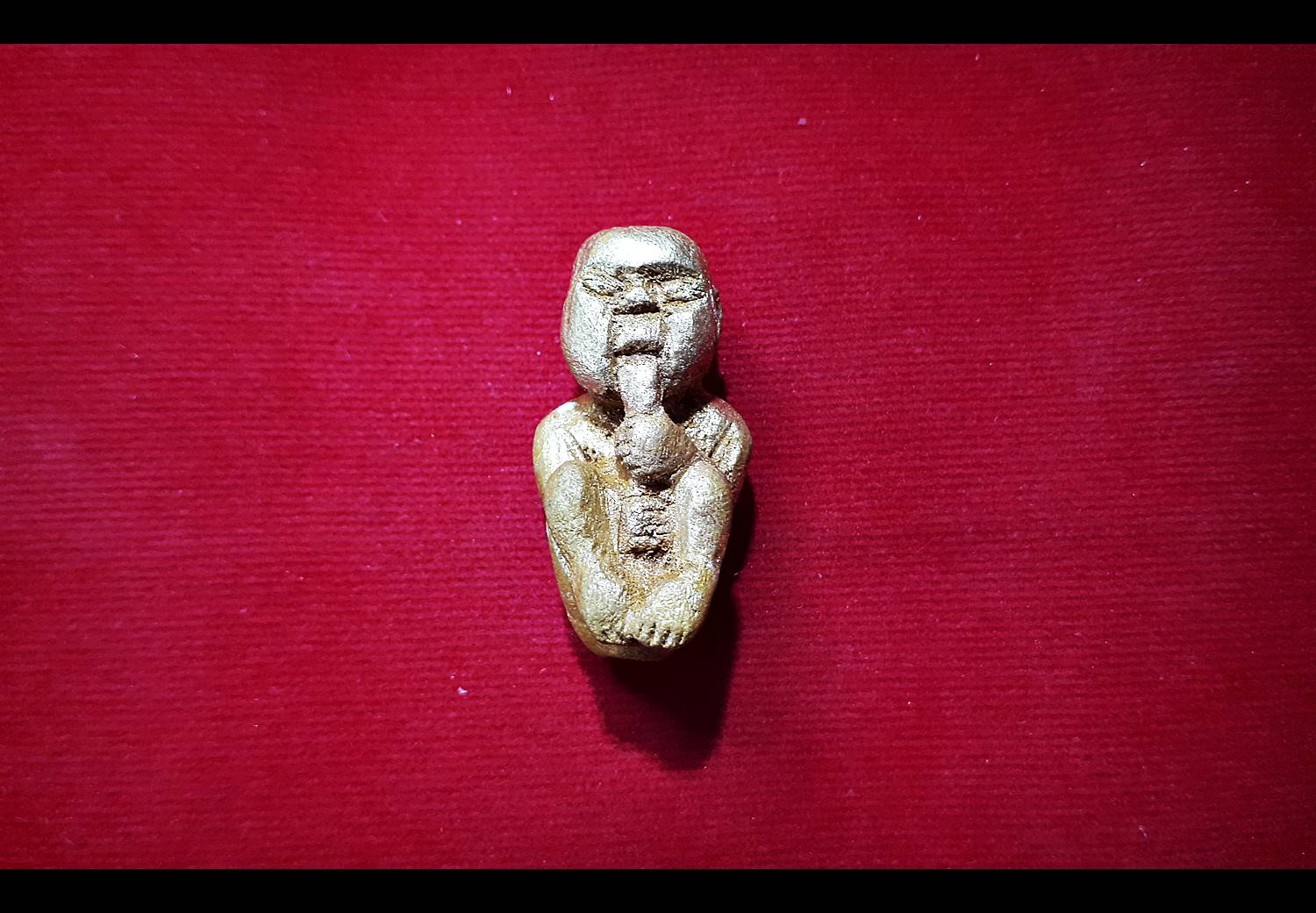 กุมาร หนูแดง ดูดรก (แกะจาก ไม้มะยมตายพราย ใต้ฐานอุดมวลสาร) ปี2560 - สำนัก บ้านกุหลาบราชันย์