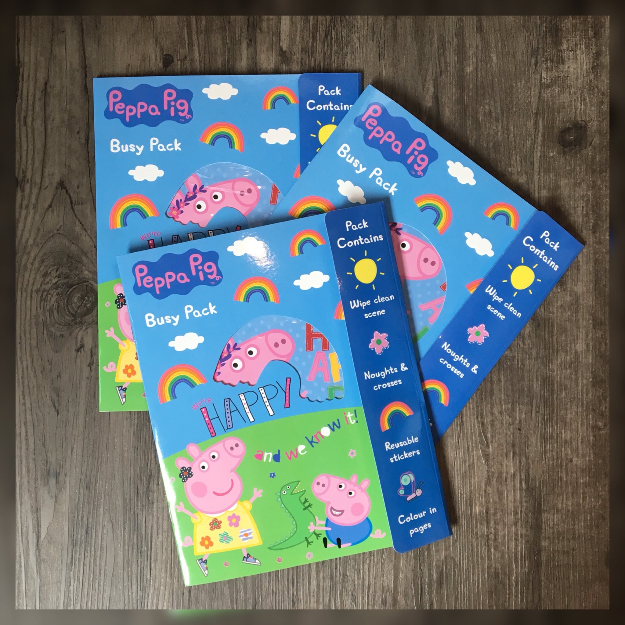 ชุดกิจกรรมสำหรับเด็ก Peppa Pig Busy Pack - HAPPY and we know it!