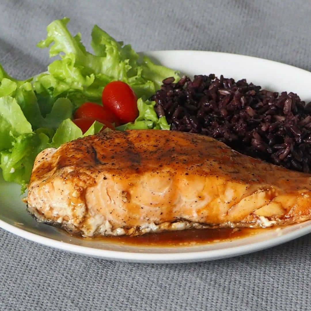 สเต็กแซลมอน ซอสเทอริยากิ