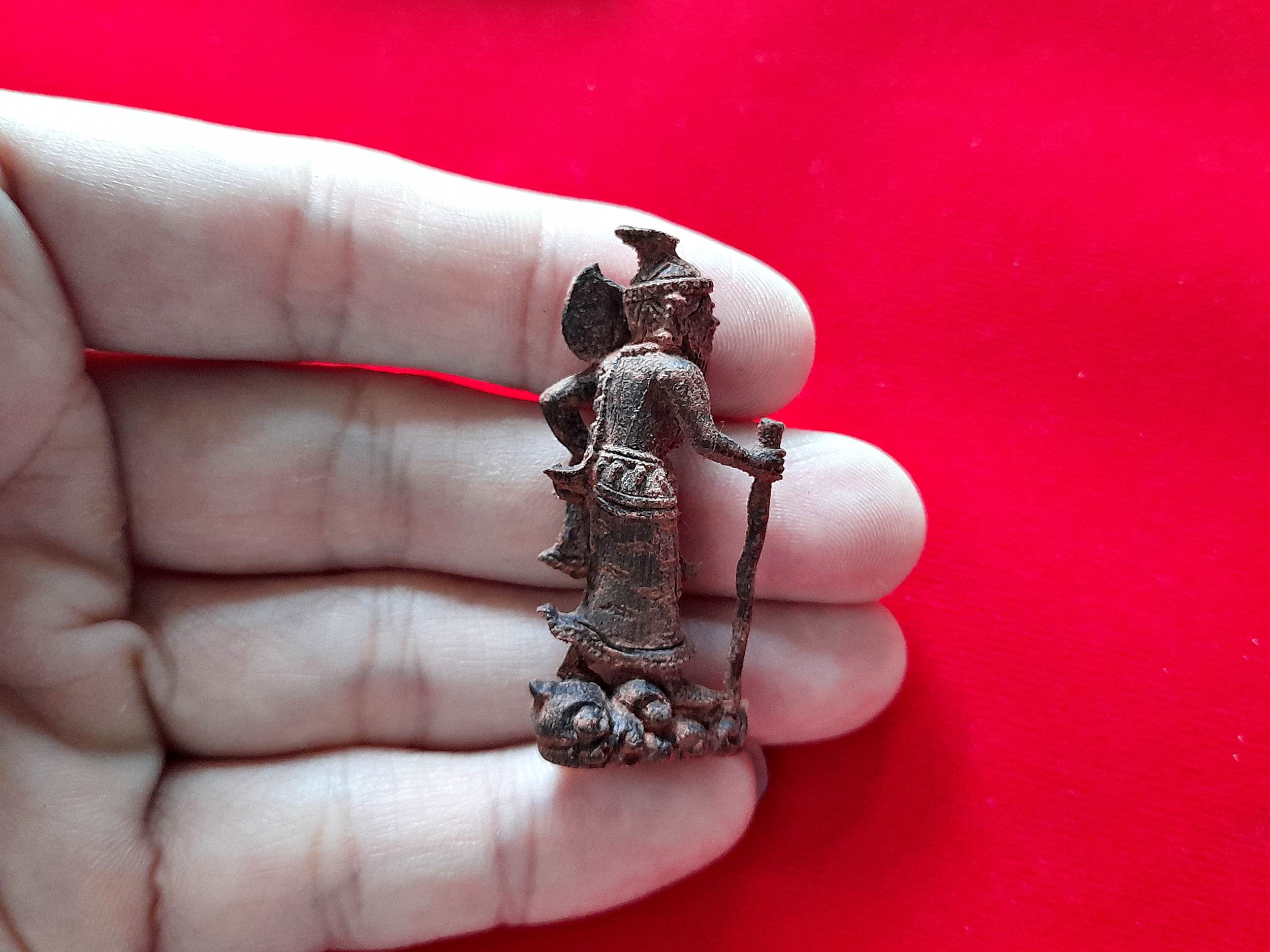 พ่อปู่ พระฤาษี เดินดง เหยียบเมฆ เนื้อไม้แกะสลักแก่นมะขาม(แก่นมะขาม คือ ดีที่สุดในการแกะพระฤาษี) (ขนาดสูง4.5ซม.) ปี2565 (จำนวนการสร้าง227องค์) #รับประกันแท้ - (พุทธคุณอานุภาพ มีอะไรขอท่านช่วยได้ทุกเรื่อง เพราะเป็นเจ้าของสรรพวิชาต่างๆ)