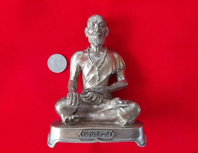 รูปหล่อ หมอชีวกโกมารภัจจ์ เนื้อทองเหลือง ปี2564 #รับประกันแท้ (ขนาดตั้งบูชา หน้าตัก3นิ้ว ฐาน3นิ้วครึ่ง สูง5นิ้ว)