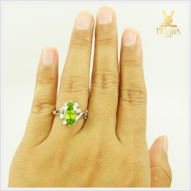 แหวนเพริดอต ทรงมาคีส์สุดเก๋ เงินแท้925 ชุบทองคำขาว แหวนพลอยแท้