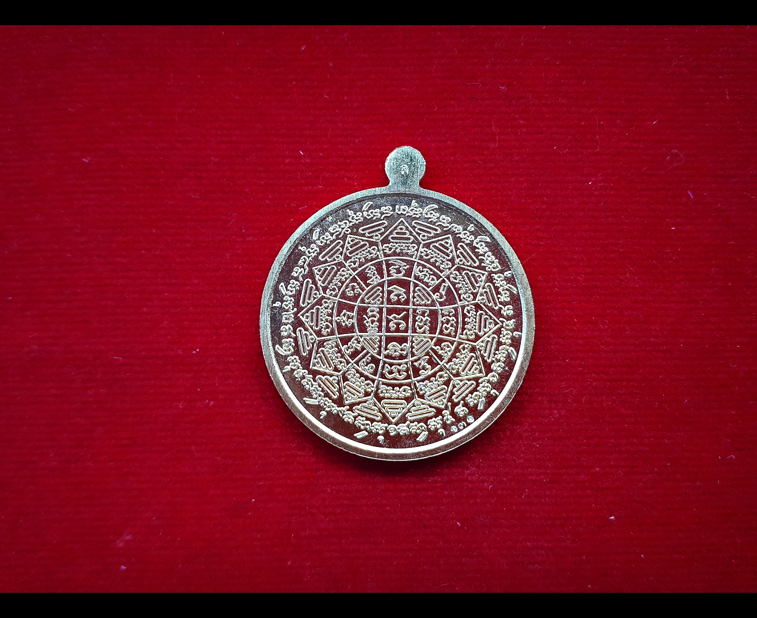 เหรียญกลม หลวงพ่อกวย วัดโฆสิตาราม(วัดบ้านแค) หลัง ยันต์มงกุฎพระพุทธเจ้า เนื้ออัลปาก้ากะไหล่ทอง ลงยาดำ - รุ่นแรงครู ปี2560 (เหรียญพิเศษ ชุดกรรมการ) #รับประกันแท้