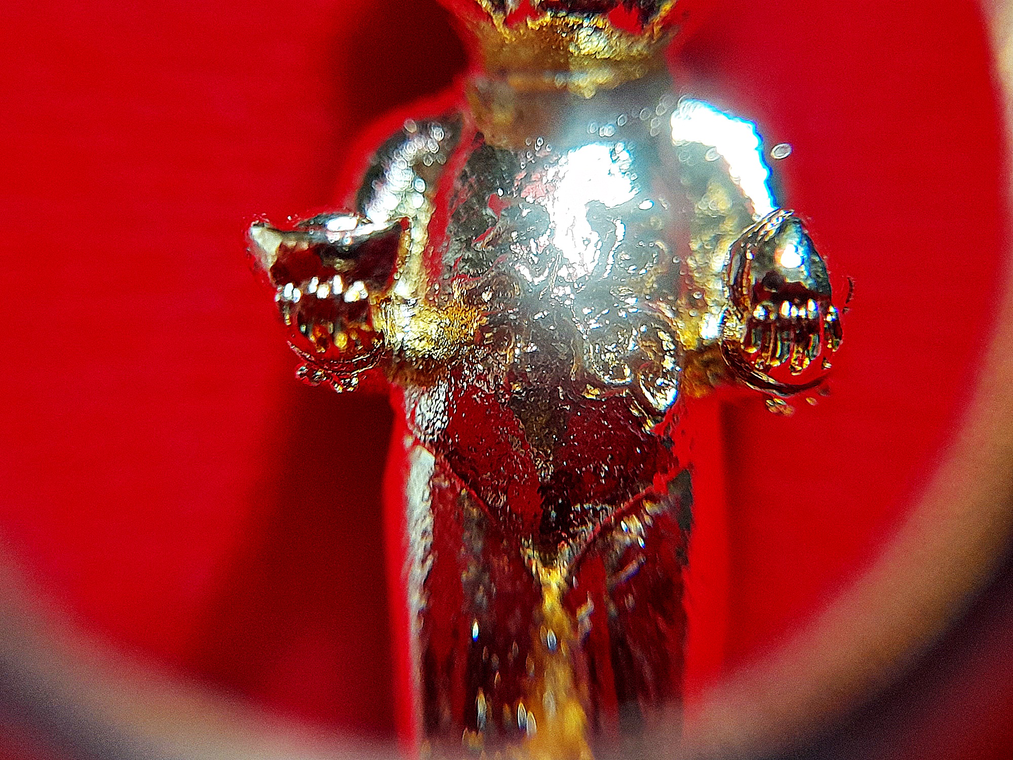 กุมารแห่งความสำเร็จ - กุมารจีน (ใส่ชุดเอี๊ยมจีน ซ้ายถือทอง ขวาถือลูกท้อ ใส่กำไล) เนื้อทองเหลือง(#ชนวน) ชุบทอง ฐานบรรจุมวลสาร ปี2564 #รับประกันแท้