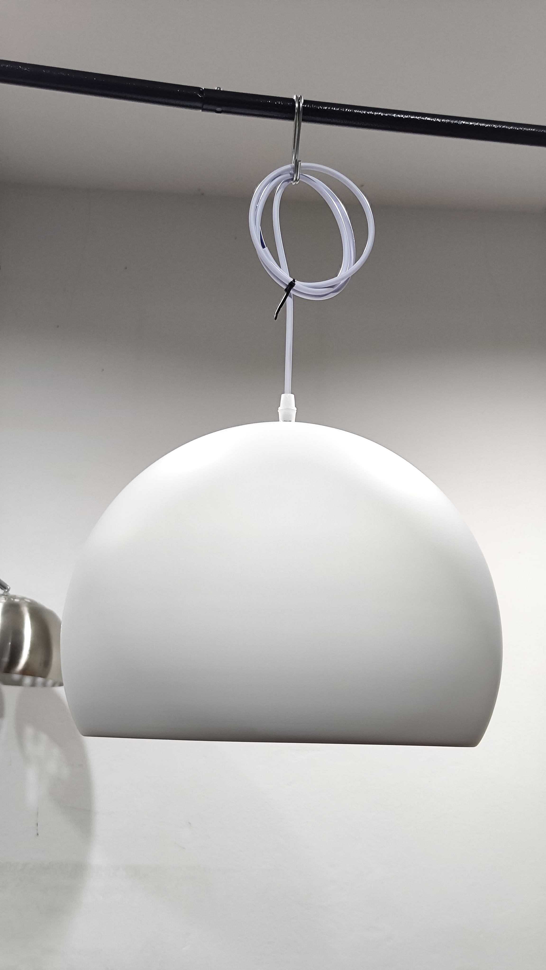 โคมห้อยเพดานกลม โมเดิร์น สีขาว 35cm [YS-1807]