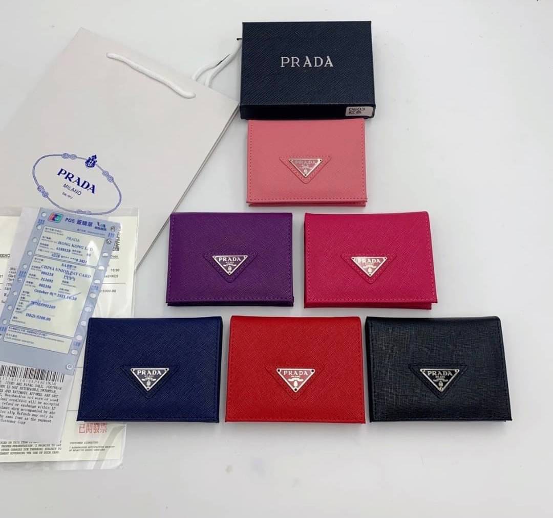 กระเป๋าสตางค์ pd saffiano wallet ใบสั้นแบบเปิดกระดุม