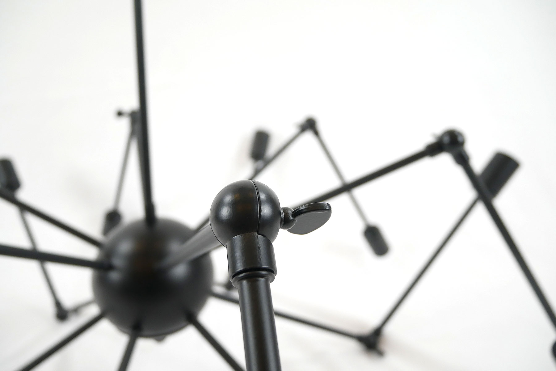 โคมไฟระย้าเหล็กทรงแมงมุม 12 ขา สีดำ สไตล์ Loft American