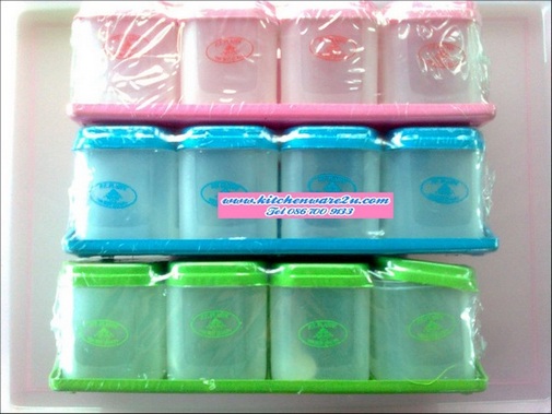 P03716 ชุดเครื่องปรุง 4 กระปุก พร้อมช้อน ราคาส่งต่อ 1 โหล : 12 อัน (คลิ๊กที่สินค้าเพื่อดูรายละเอียด)