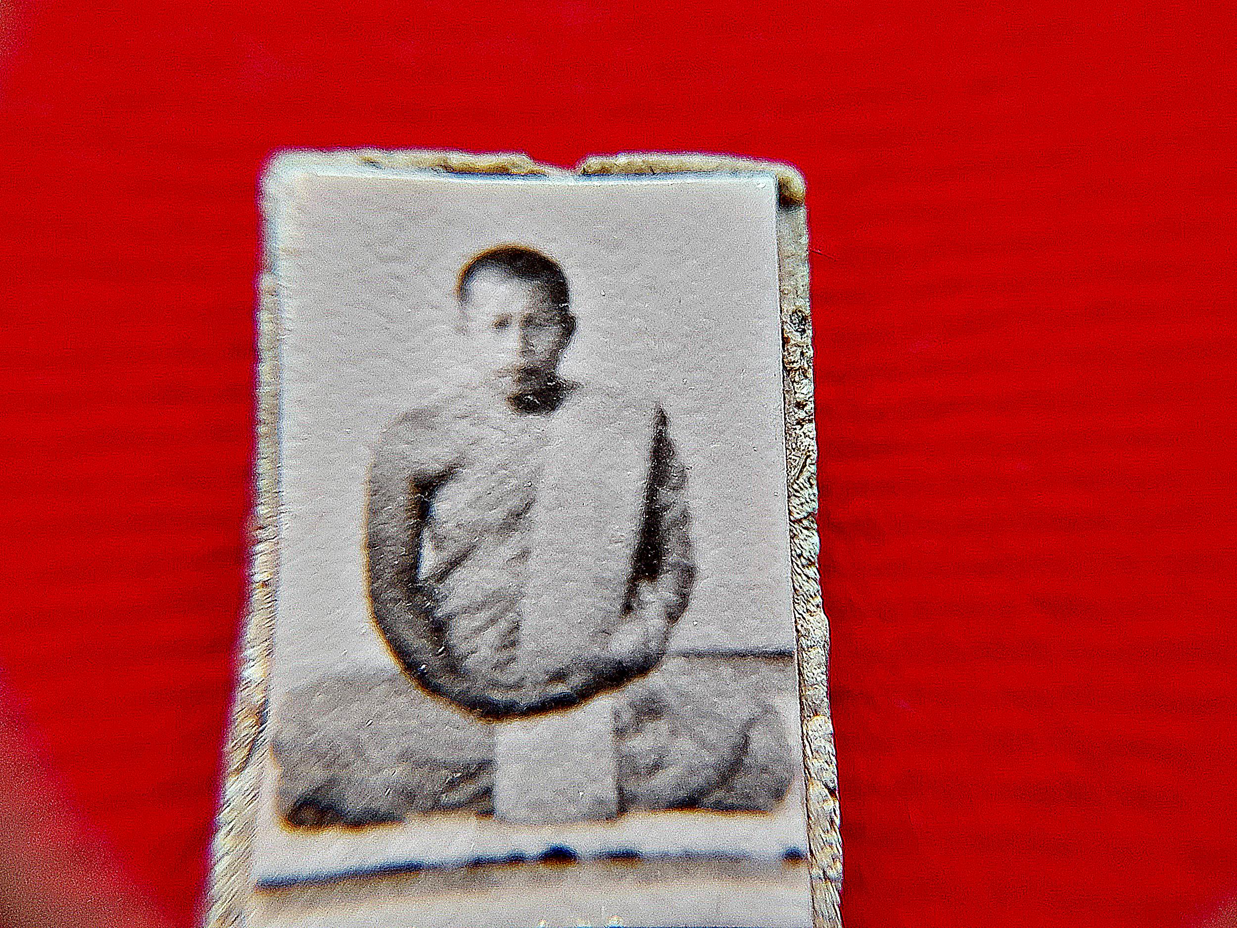 พระสมเด็จ (เล็กจิ๋ว) หลัง รูปถ่าย เต็มองค์ (กระดาษหนังไก่) เนื้ิอผงมวลสาร ปี2512 #รับประกันแท้และทัน - หลวงพ่อยงยุทธ วัดเขาไม้แดง จ.ชลบุรี