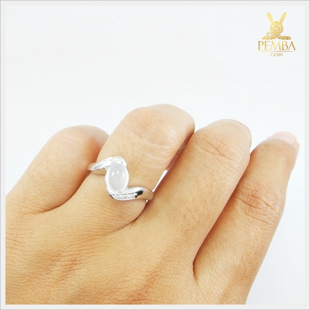 แหวนมุกดาหาร แหวนมูนสโตน เงินแท้ ชุบทองคำขาว