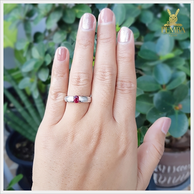 แหวนทับทิมแท้ สีแดงเข้มสวยงาม ดีไซน์เรียบๆ ดูมีสไตล์ แหวนพลอยแท้