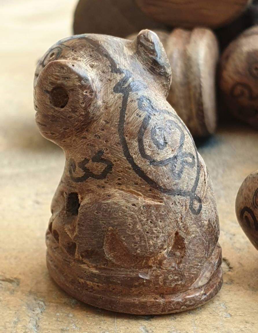 เสือมหากระดอน (ไม้ข่ามเฒ่า) (พิมพ์ยิ้ม) ปี2561 วัดปากคลองมะข่ามเฒ่า จ.ชัยนาท - (ปลุกเสกในสายหลวงปู่ศุข)