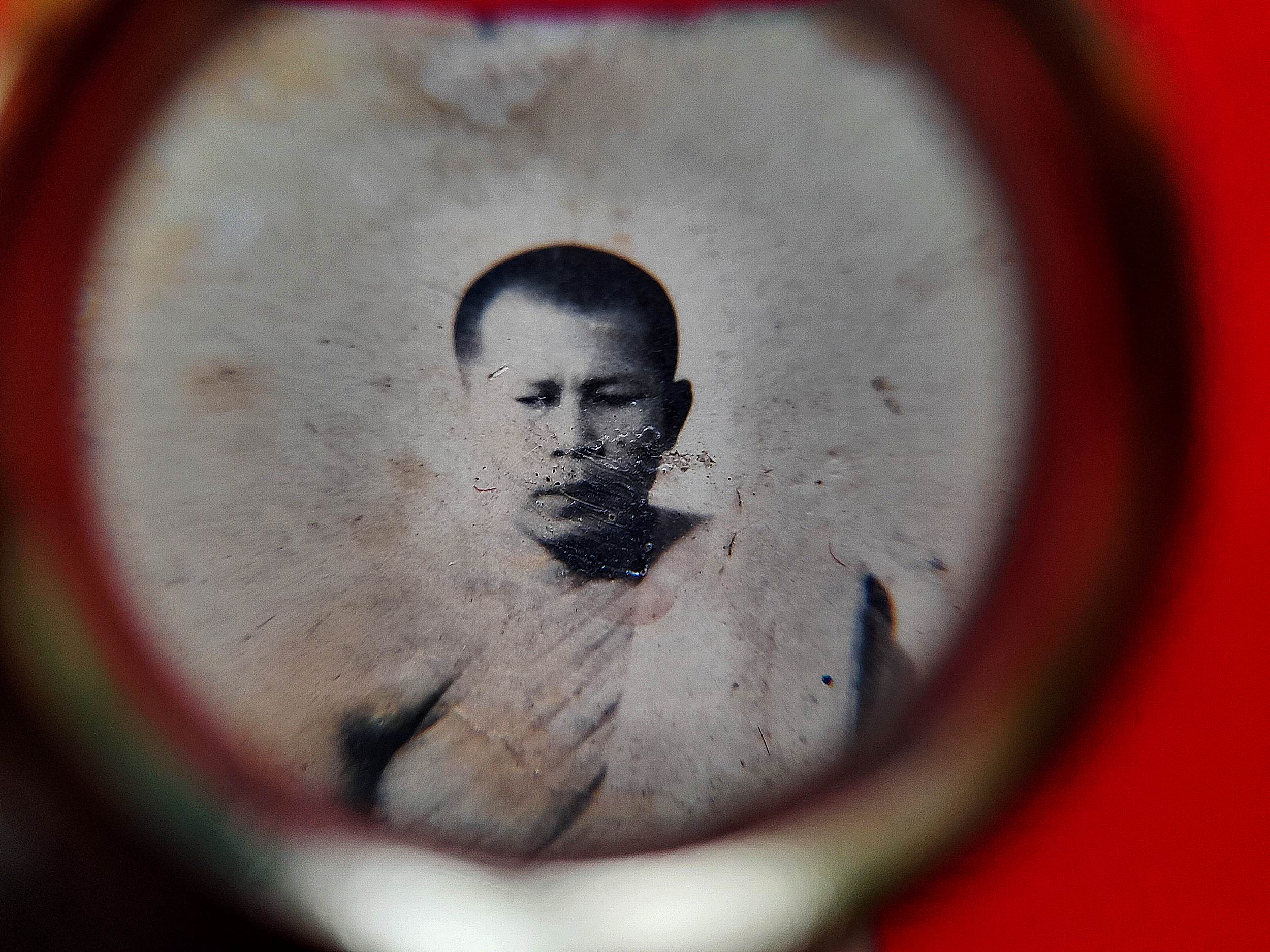 รูปภาพ หลวงพ่อยุงยุทธ วัดเขาไม้แดง จ.ชลบุรี #รับประกันแท้และทัน (ขาวดำ เต็มองค์)