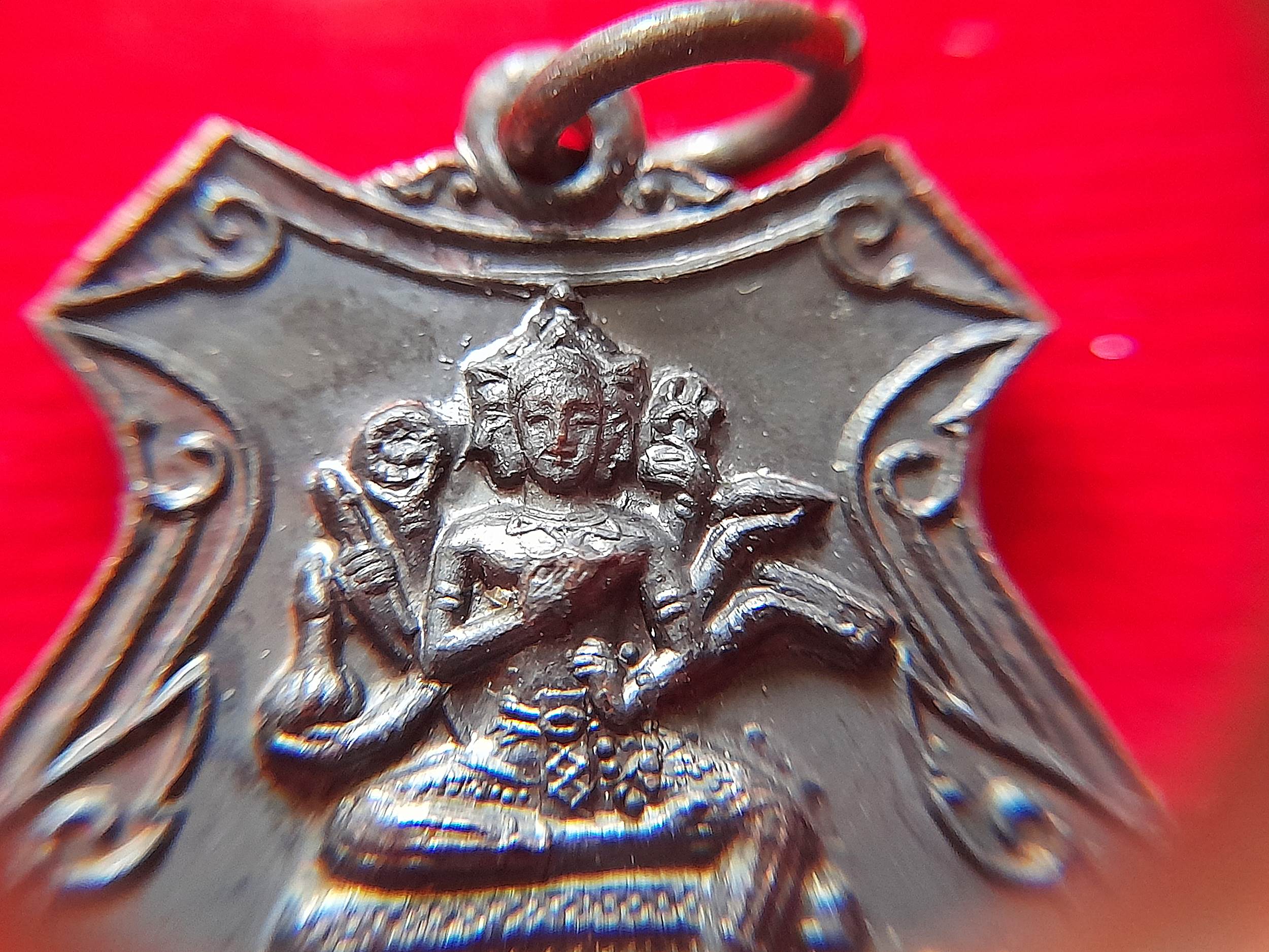 เหรียญพระพรหมเอราวัณ (คุ้มครอง แคล้วคลาด อำนาจบารมี กันผีคุณไสย) เนื้อทองแดง ปี2520 #รับประกันแท้และทัน - หลวงพ่อยงยุทธ วัดเขาไม้แดง จ.ชลบุรี