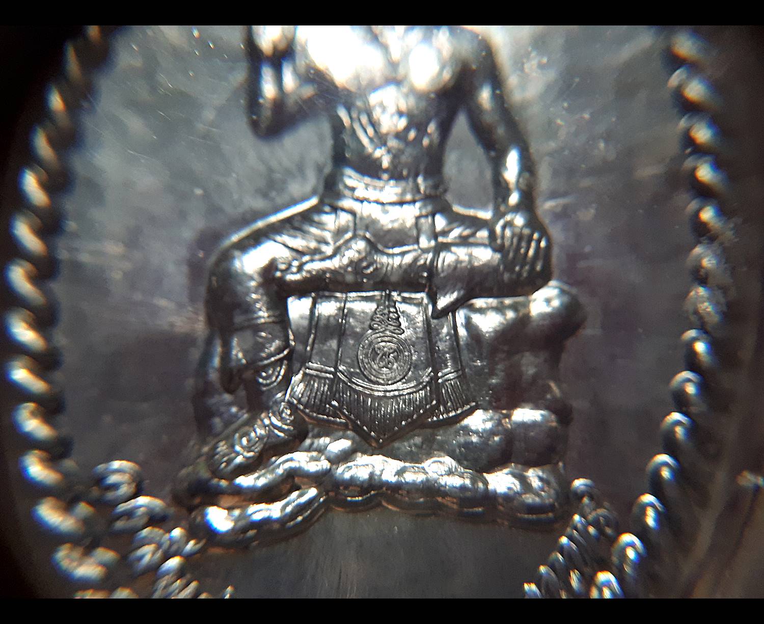 เหรียญพระพิราพ ไภรวะ ปางประทานพร ด้านหลังอักขระยันต์และคำอวยพร เนื้อตะกั่วนำฤกษ์ลองพิมพ์ (สร้างเสก โดย พ่อครูพระอาจารย์ศิริพงศ์ คุรุพันธ์กิจ) ปี2561