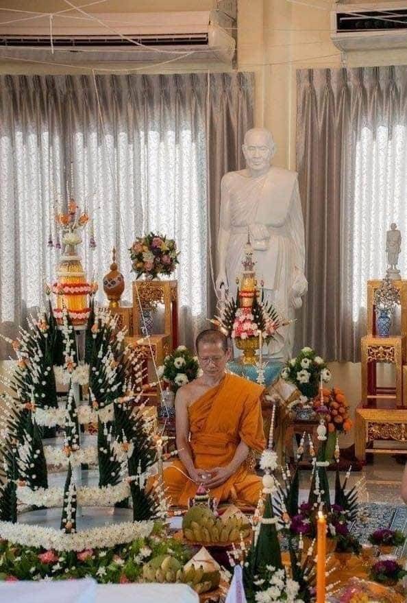 พระพุทธบารมีราชาโชค(พระพุทธเจ้า10ปาง) หลัง ดวงราชาโชค เนื้อผงมหาสัมฤทธิ์ ปี2560 - (พุทธคณหนุนเสริมดวงชะตา)