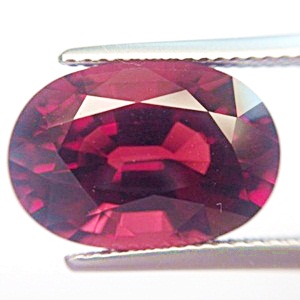 Rhodolite พลอยเนื้ออ่อนโรโดไลท์ ขนาดใหญ่ พลอยเนื้ออ่อนโรโดไลท์ ขนาดใหญ่ สีแดงสวย สีเหมือนพลอยเนื้อแข็ง ความสะอาดมองตาเปล่าสะอาดไม่มีตำหนิ เจียระไนสวย
