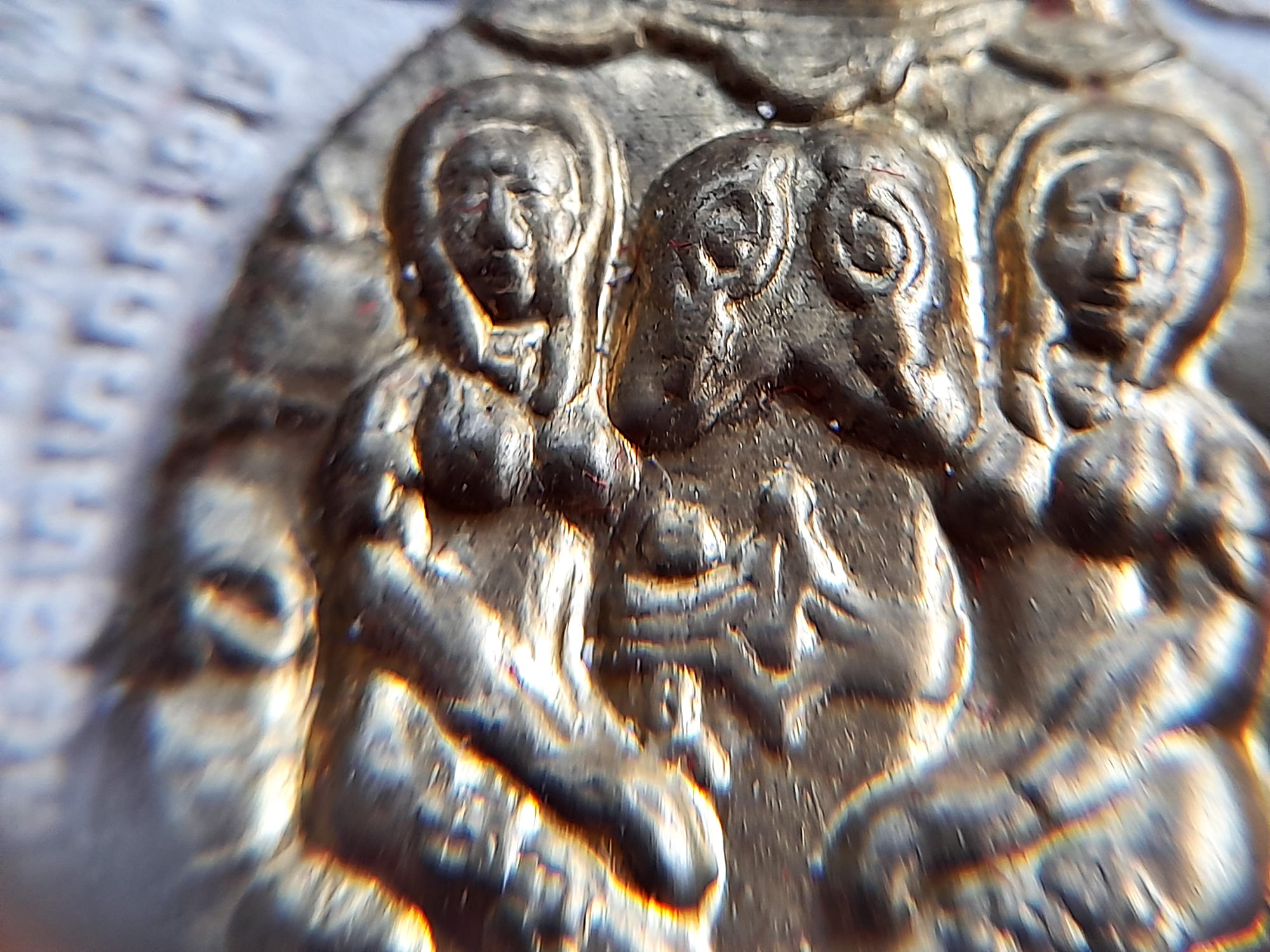 โครตขุนแผน พระเจ้าสร้างโลก (ด้านหน้ายันต์นะอกแตก นางล้อม) เนื้อผง ฝั่งตะกรุดเงิน1ดอก ฝั่งพลอย (เมตตา เสน่ห์ ลาภ) #รับประกันแท้ - หลวงปู่อุดมทรัพย์(พระอาจารย์จ่อย) วัดเวฬุวัน จ.ศรีสระเกษ จัดสร้างและดำเนินการปลุกเสก