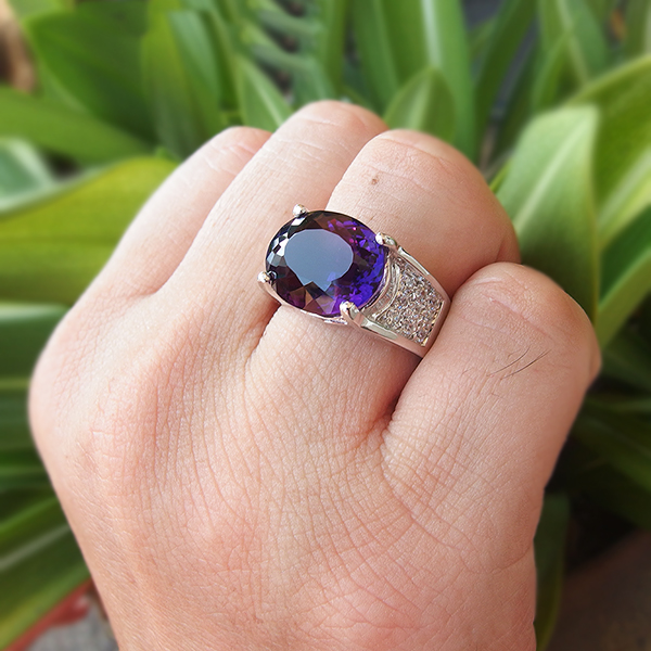 แหวนอเมทิสต์แท้ สีม่วงเข้มงดงาม เงินแท้ ชุบทองคำขาว แหวนพลอยแท้