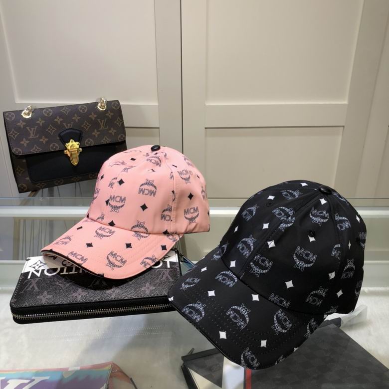 หมวก mcm cap hiend สอบถามได้ค่ะ stock เปลี่ยนตลอด