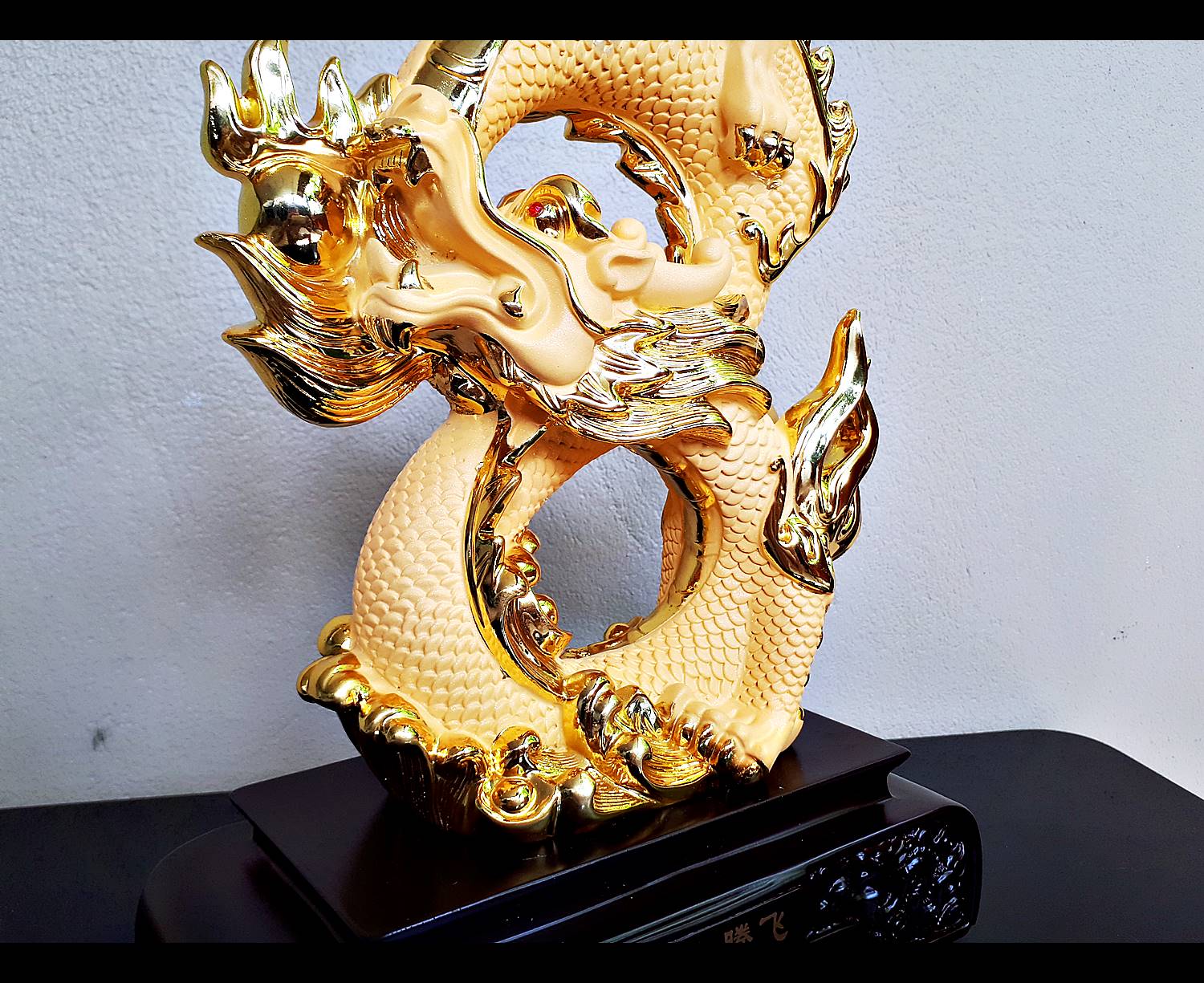 รูปหล่อ รูปปั้น มังกร ขดตัวเลข8 อินฟินิตี้ เนื้อเรซิ่น ชุบทอง (ขนาด10-11นิ้ว)