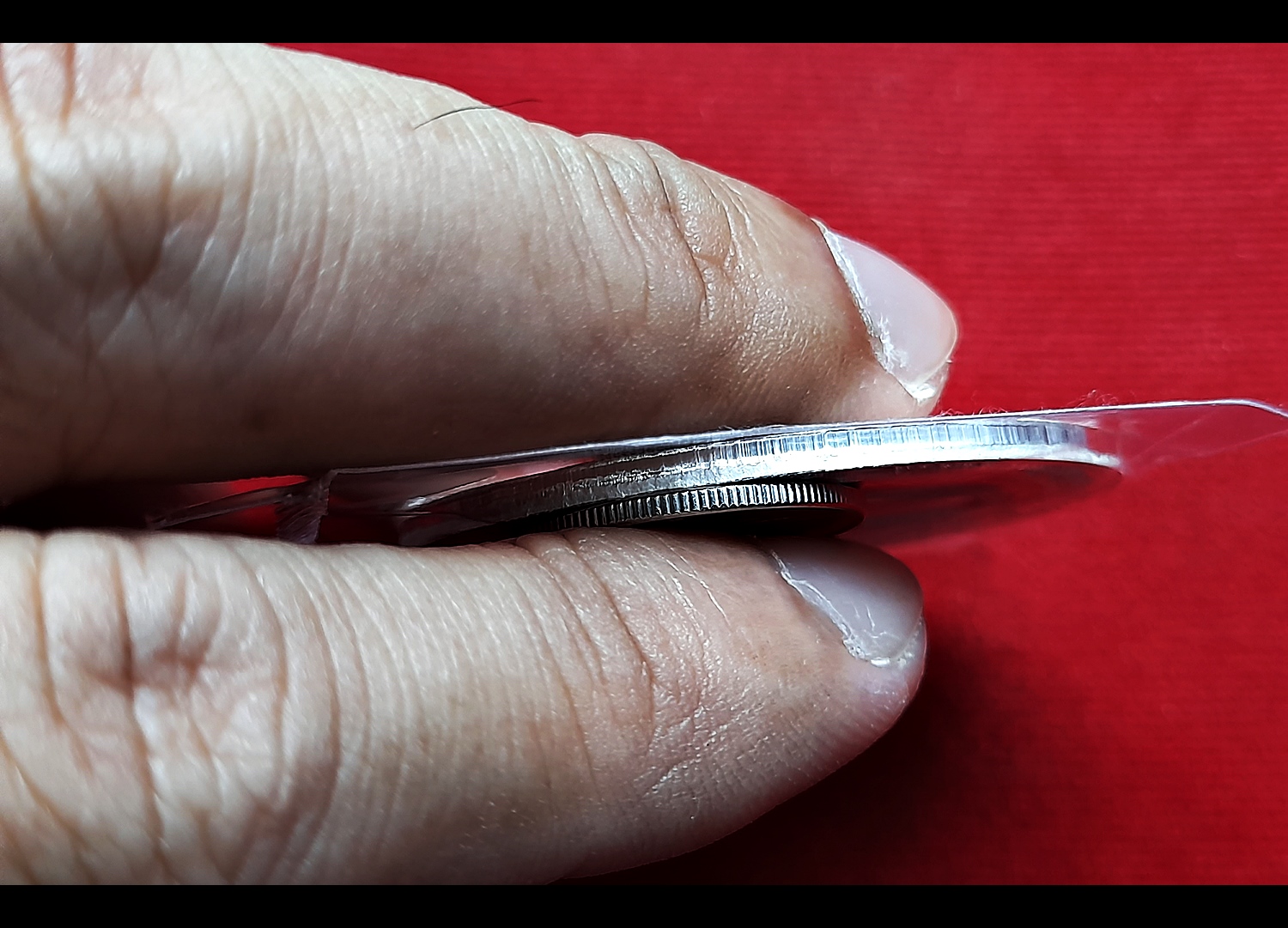 เหรียญรอยพระพุทธบาทหลังท้าวเวสสุวรรณ เนื้อเงินแท้ ปี2561 (เข้าพิธีหลวงพ่อเล็ก เข้ากรรมฐาน3วัน3คืน เสกเป็น #มหาสะท้อน ปี2563) - หลวงพ่อเล็ก วัดท่าขนุน