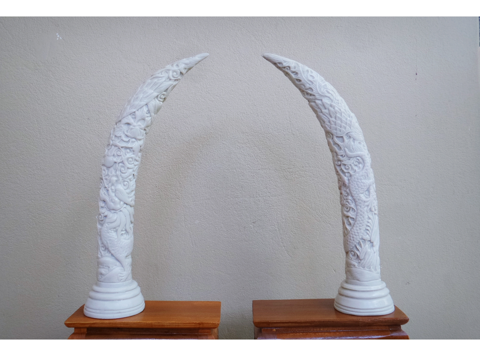 งาช้าง (จำลอง) เนื้อเรซิ่น สีขาว ลายมังกร (ขายปลีก ขายส่ง)