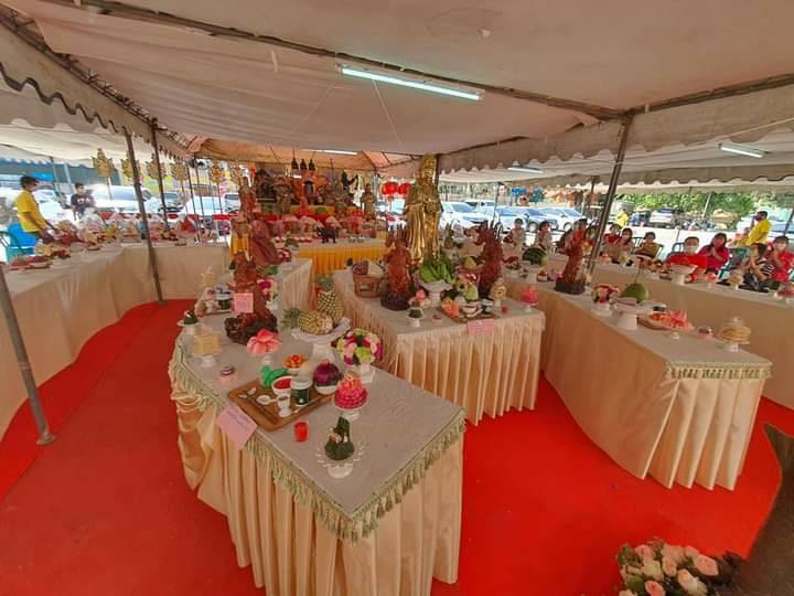 กิมปั่ง ฝั่งเพรช สวารอฟสกี้(Swarovski) ฐานอุดมวลสาร หีบมงคลเสริมดวง เสริมฮวงจุ้ย เนื้อซิลเวอร์พลัส(Silver plus) รุ่น2 ปี2564 #การันตี #รับประกันแท้ - (ปรับหนุนเสริมดวงชะตา รับทรัพย์ เงินเข้ามาแล้วเงินจะตายอยู่ในหีบไม่ไหลออก)