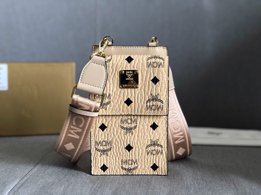 กระเป๋า mcm mini ใส่มือถือ ใส่บัตร 19 * 11 cm