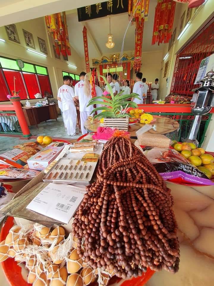 กิมปั่ง ฝั่งเพรช สวารอฟสกี้(Swarovski) ฐานอุดมวลสาร หีบมงคลเสริมดวง เสริมฮวงจุ้ย เนื้อซิลเวอร์พลัส(Silver plus) รุ่น2 ปี2564 #การันตี #รับประกันแท้ - (ปรับหนุนเสริมดวงชะตา รับทรัพย์ เงินเข้ามาแล้วเงินจะตายอยู่ในหีบไม่ไหลออก)