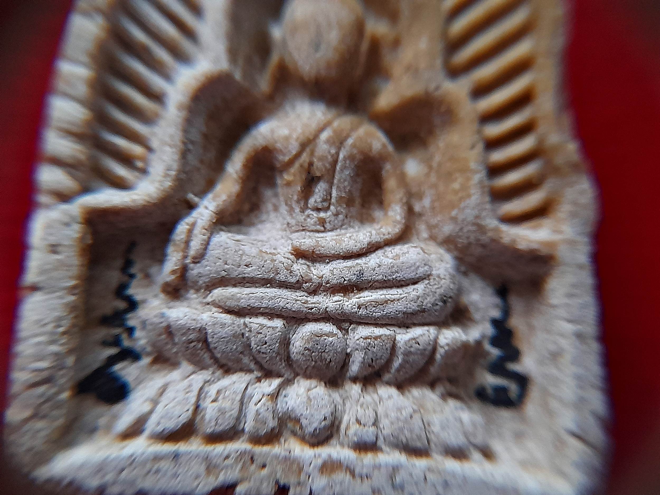 พระซุ้มกอแหวกม่าน เนื้อผง(เมตตา) ปี256X #รับประกันแท้ - พระอาจารย์ชลเทพ(พระอาจารย์เอราวัณ)