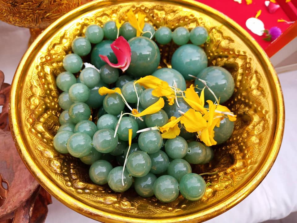 รูปหล่อ หลวงพ่อกวย วัดโฆสิตาราม ปี2562 #รับประกันแท้ - (หน้าตัก5นิ้ว เนื้อโลหะรมดำ (แบบพิมพ์ฐานสามชั้นบรรจุหยกเขียวอิตาลี ใต้ฐาน บรรจุทรายเสก พลอยเสก จีวร เกศา ผงอิทธิเจ และ ตะกรุดสามกษัตริย์ลงพระยันต์))