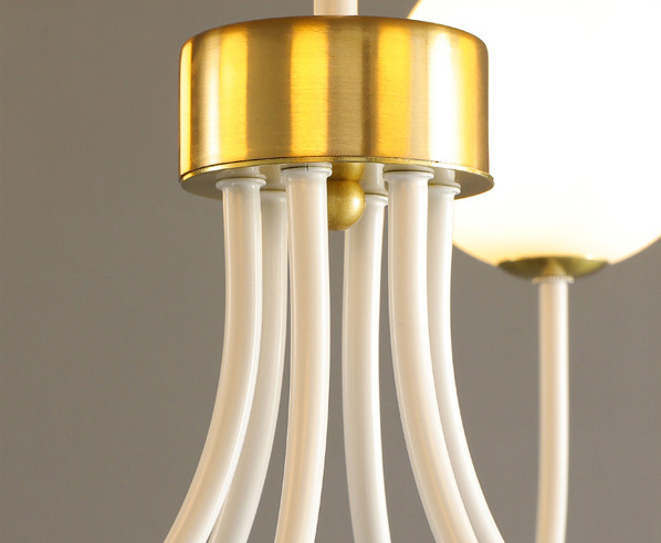 โคมไฟแขวนเพดานโครงเหล็กทรงโค้งสีขาวโป๊ะโคมแก้วทรงกลมสีขาวนม[WH6]