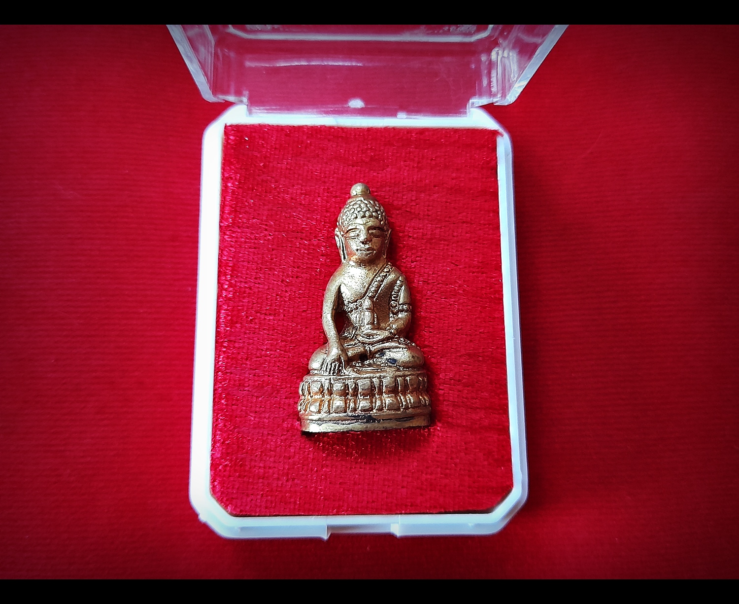 พระกริ่ง จักรพรรดิ์ มนต์พระกาฬ เนื้อสัตตโลหะ ปี2562 (ใต้ฐานบรรจุเส้นเกศา หลวงพ่อกวย วัดโฆสิตาราม ,หลวงพ่อเย็น วัดสระเปรียญ หลวงพ่อปรง วัดธรรมเจดีย์)