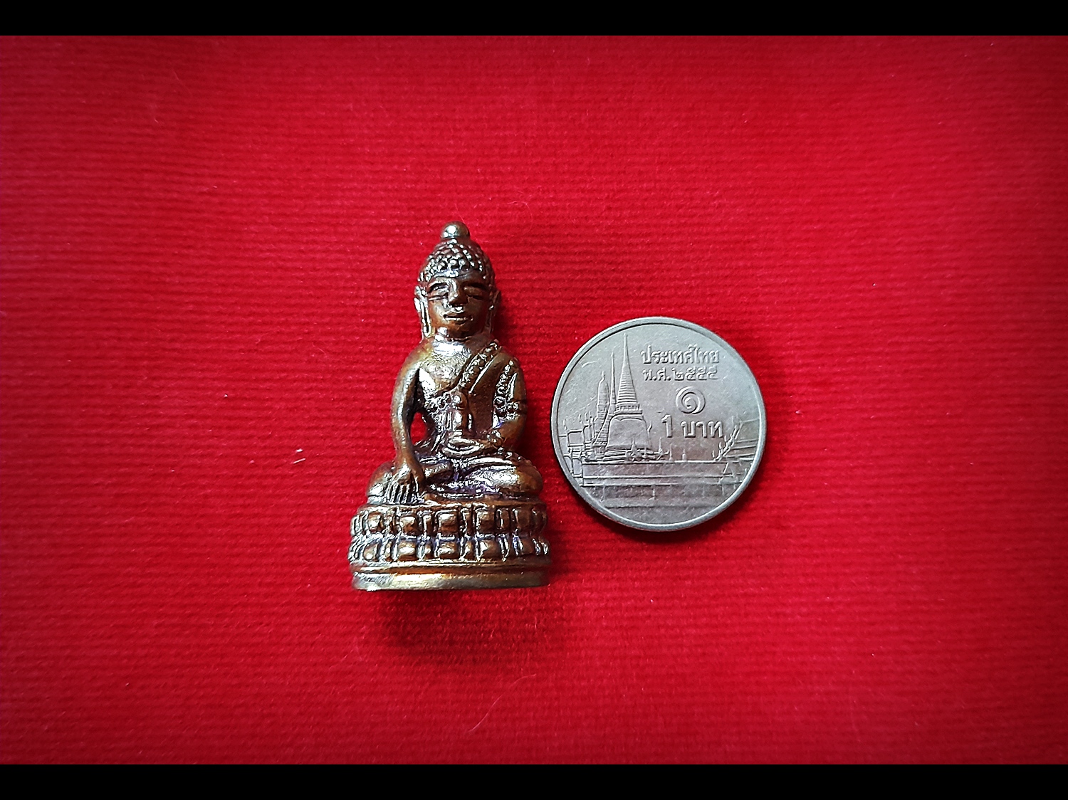 พระกริ่ง จักรพรรดิ์ มนต์พระกาฬ เนื้อนวะโลหะชั้นครู ปี2562 (ใต้ฐานบรรจุเส้นเกศา หลวงพ่อกวย วัดโฆสิตาราม ,หลวงพ่อเย็น วัดสระเปรียญ หลวงพ่อปรง วัดธรรมเจดีย์) - หลวงพ่อเล็ก วัดท่าขนุน (อฐิษฐานจิตปลุกเสก ณ วัดพระพุทธชินราช ปี2562))