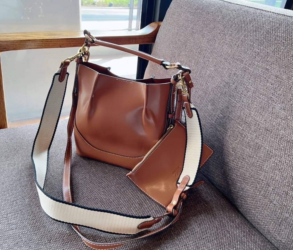 ZARA BUCKLE BUCKET BAG (แอดไลน์ก่อนสั่งซื้อ)