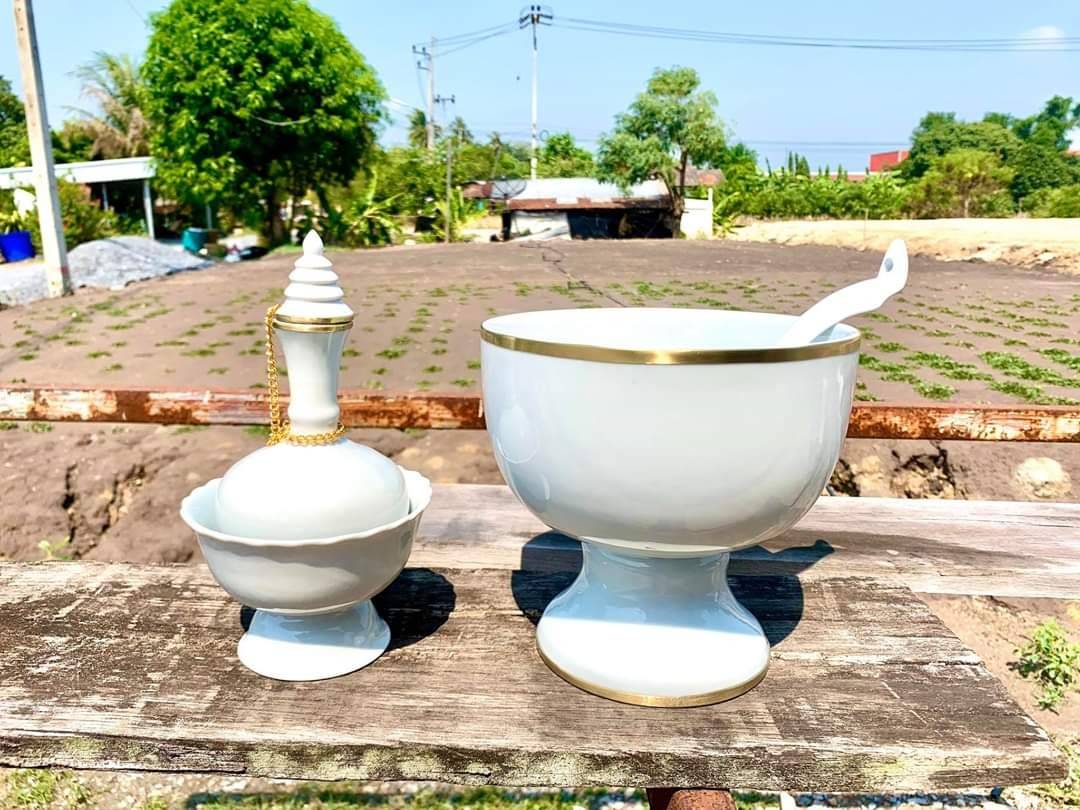 ชุดขันตักบาตร พร้อมทัพพี - ชุดกรวดน้ำ พร้อมที่รอง (งานเซรามิกสีขาวเคลือบเงา ตัดขอบทอง) (ขายปลีก ขายส่ง)