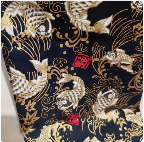 ผ้าฝ้ายพิมพ์ลายคำอวยพร สีดำ แดง ทอง SKU-03518 ดำ แดง ทอง เมตร